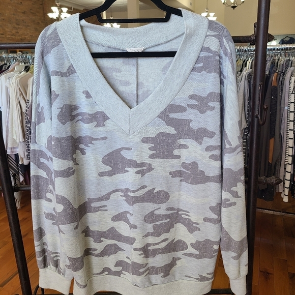 1.4.3. Story by Line Up Tops - 143 Story Camo Long Sleeve Shirt Size Small